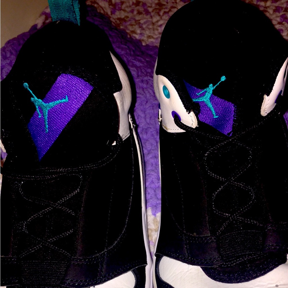 The jordans were big on my feet that’s why I’m selling them